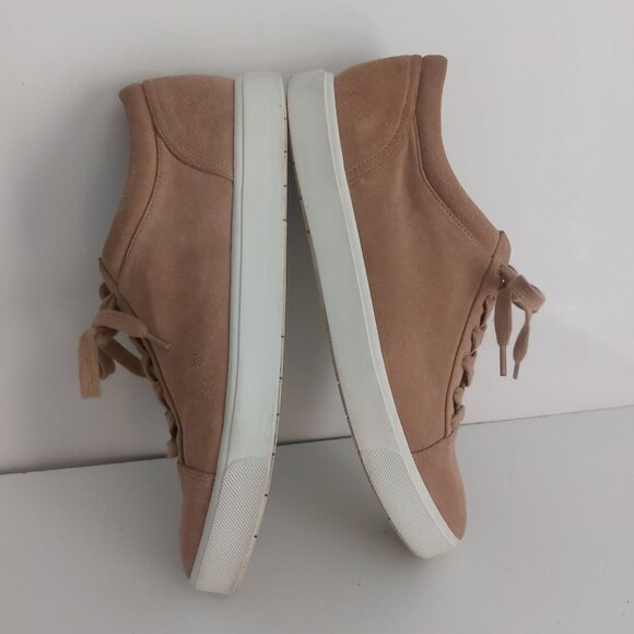 VINCE Sneakers Tan Size 8 Suede Lowtop Minimalist Lace Up White Sole BELFORD EUC - Picture 10 of 13